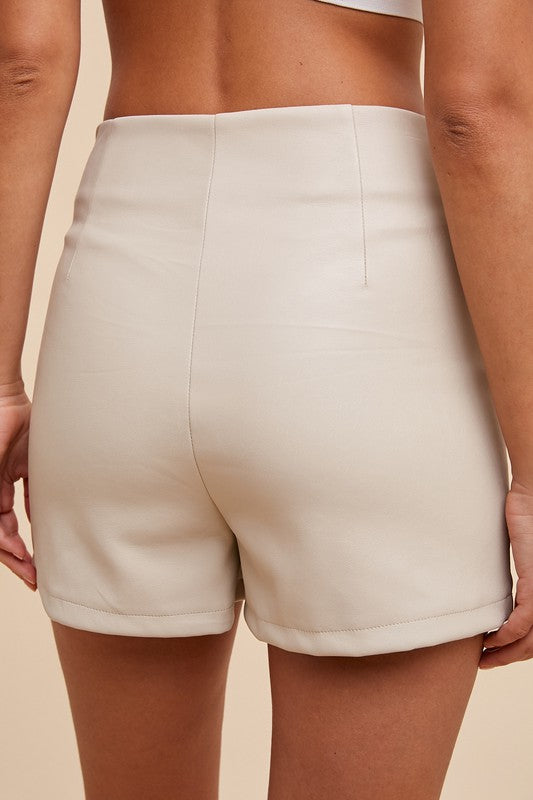 FAUX LEATHER SIDE SPLIT SKORT