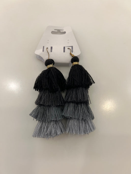 FINAL SALE: BLACK TIERED TASSEL EARRING