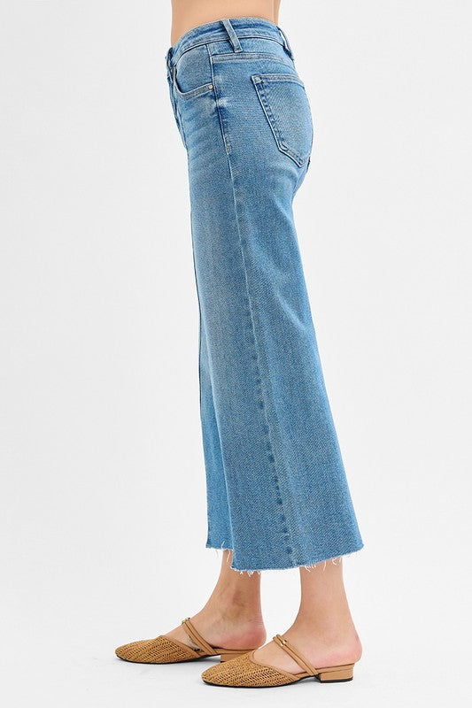 Mid Rise Crop Front Seam Crop