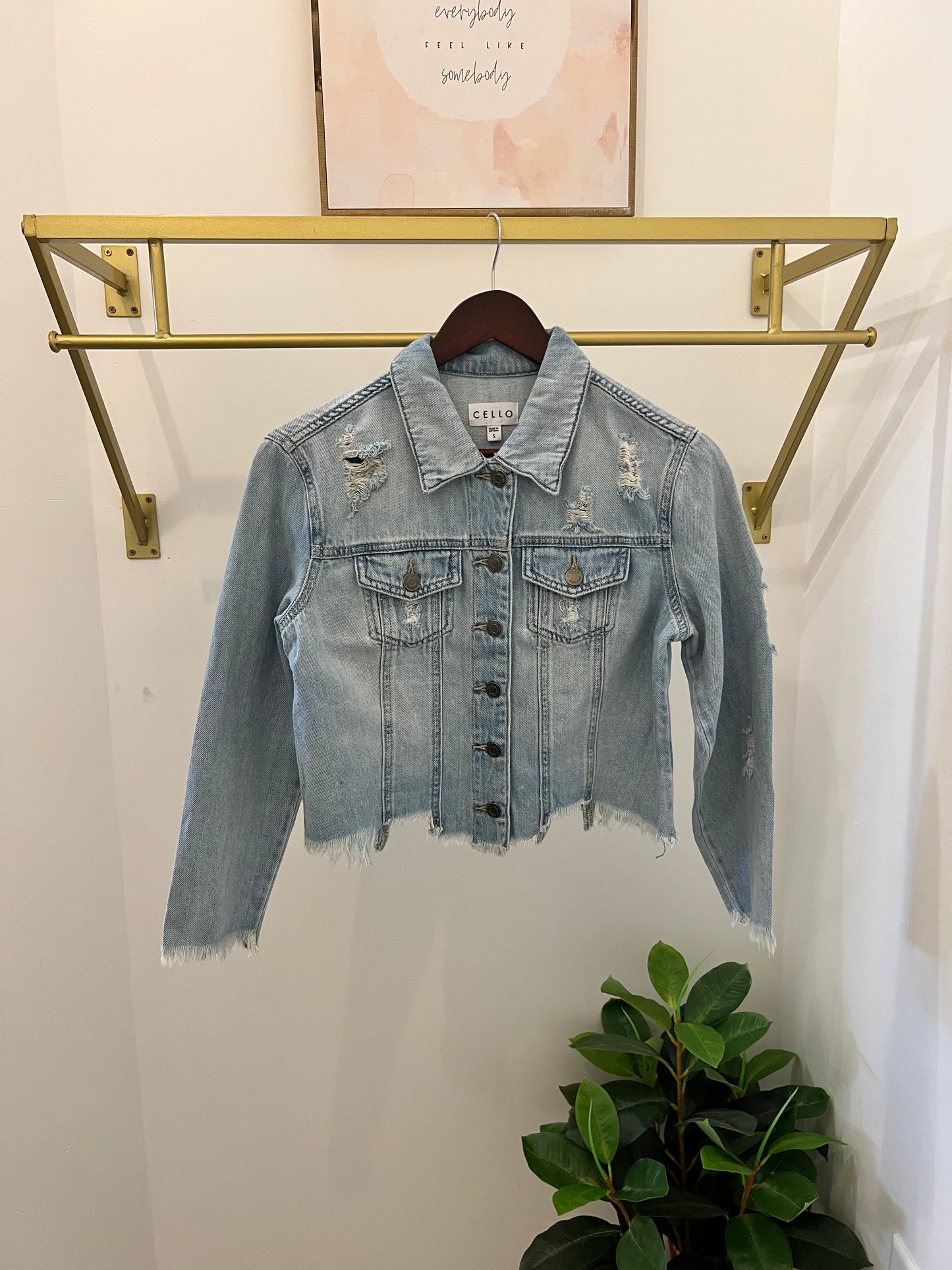 FRAYED EDGE DENIM