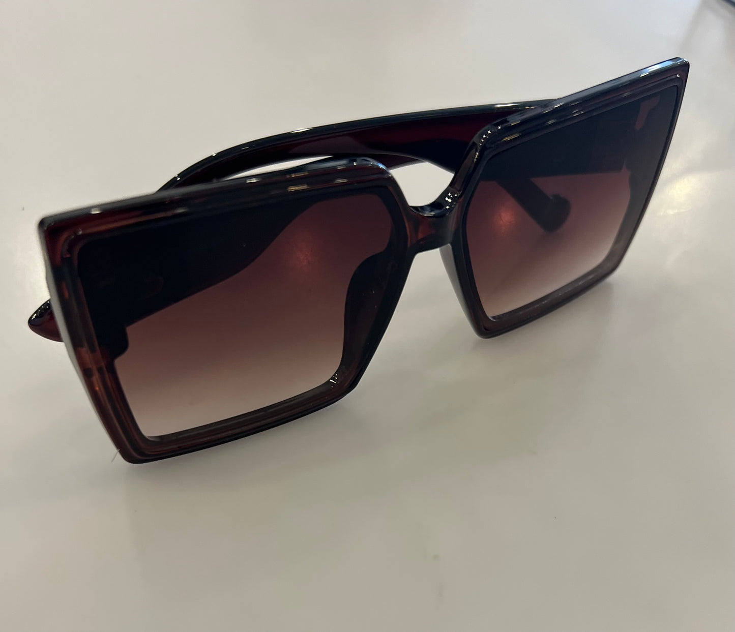 SQUARE SUNGLASSES