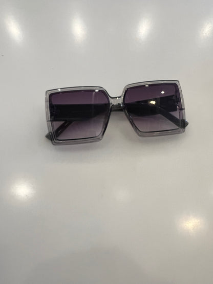 SQUARE SUNGLASSES